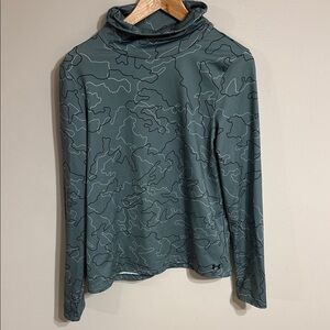 Under Armour Green Patterned Long Sleeve Top